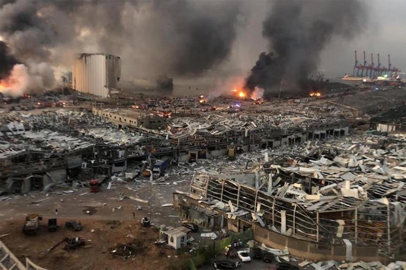  Beyrut'ta patlamanın ardından 2 hafta OHAL ilan edildi